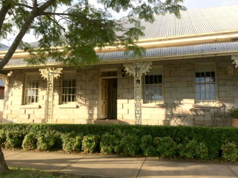 Surgeon's Cottage - Tweed Heads Accommodation 0