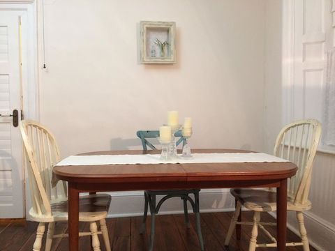 Surgeon's Cottage - Tweed Heads Accommodation 2