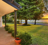 Tara Downs on Lake Albert - Tweed Heads Accommodation