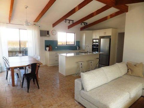 TERRIFIC ON TAMARA CRESCENT - Tweed Heads Accommodation 3