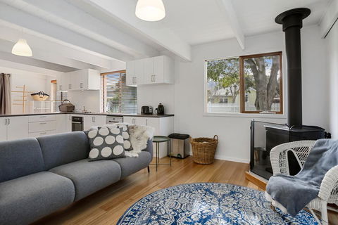 THE ASHMAN HOUSE - Modern And Close To Town - Tweed Heads Accommodation 1