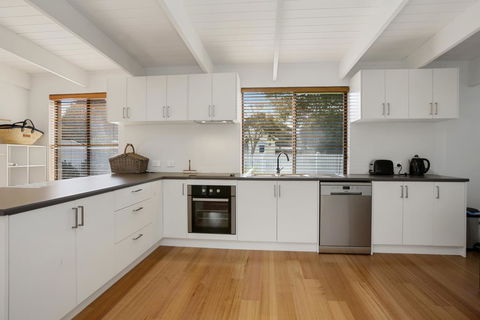 THE ASHMAN HOUSE - Modern And Close To Town - Tweed Heads Accommodation 2