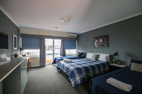 The Bayview Hotel - Tweed Heads Accommodation 0