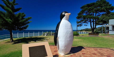 Penguin Waterfront Escape - Tweed Heads Accommodation 4