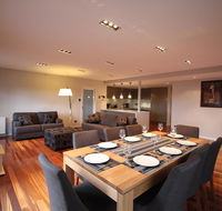 Sunny 3 Bedroom Apartment in Sandy Bay - Tweed Heads Accommodation
