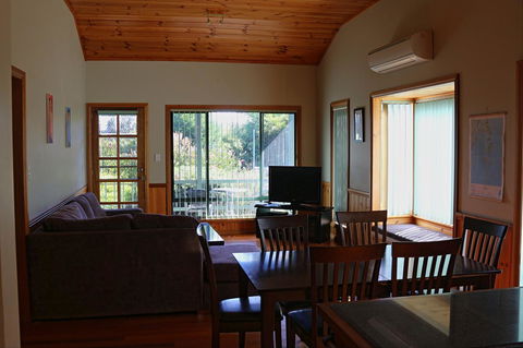 Hazards Beach House - Tweed Heads Accommodation 8
