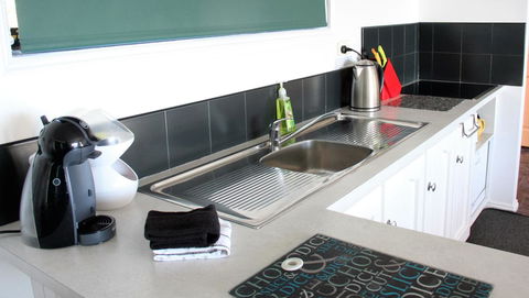 KINGFISHER COTTAGE Beachfront At The Binalong Bay - Tweed Heads Accommodation 18