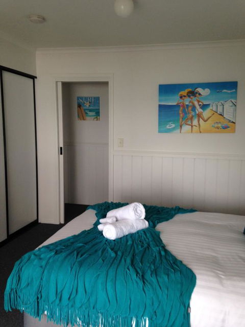 KINGFISHER COTTAGE Beachfront At The Binalong Bay - Tweed Heads Accommodation 25