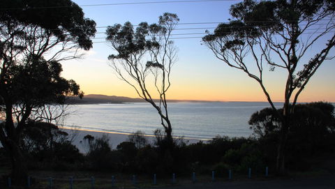 KINGFISHER COTTAGE Beachfront At The Binalong Bay - Tweed Heads Accommodation 19