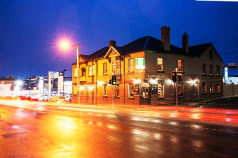 The Tasmanian Inn - Tweed Heads Accommodation 0