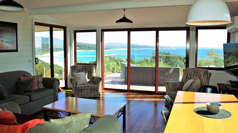 DOLPHIN LOOKOUT COTTAGE - Amazing Views Of The Bay Of Fires - Tweed Heads Accommodation 1