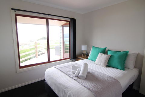 DOLPHIN LOOKOUT COTTAGE - Amazing Views Of The Bay Of Fires - Tweed Heads Accommodation 8