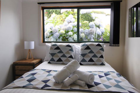 DOLPHIN LOOKOUT COTTAGE - Amazing Views Of The Bay Of Fires - Tweed Heads Accommodation 6