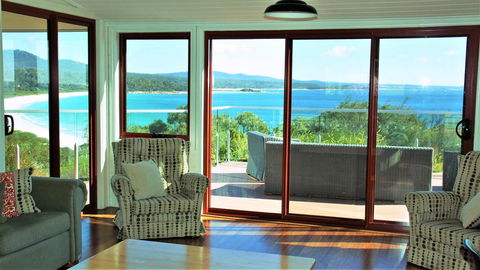 DOLPHIN LOOKOUT COTTAGE - Amazing Views Of The Bay Of Fires - Tweed Heads Accommodation 14