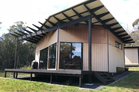 BAY OF FIRES ECO HUT Off Grid Experience At Binalong Bay - Tweed Heads Accommodation 0