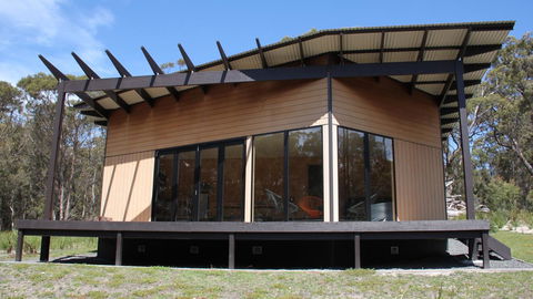 BAY OF FIRES ECO HUT Off Grid Experience At Binalong Bay - Tweed Heads Accommodation 21