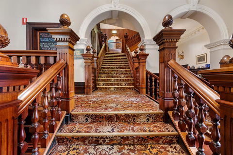 Empire Hotel Queenstown - Tweed Heads Accommodation 20