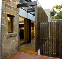 Stone Flower - Tweed Heads Accommodation