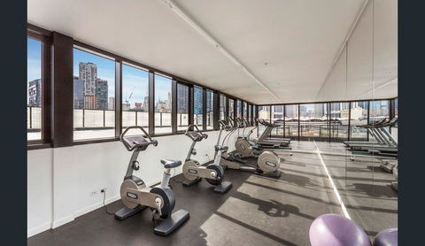 2Bedroom Apartment With Views In Docklands Next To CBD & Marvel Stadium - Tweed Heads Accommodation 18