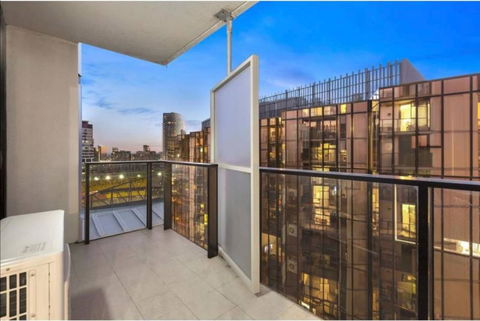 2Bedroom Apartment With Views In Docklands Next To CBD & Marvel Stadium - Tweed Heads Accommodation 14