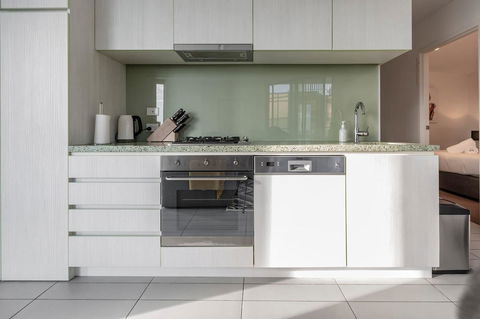 2Bedroom Apartment With Views In Docklands Next To CBD & Marvel Stadium - Tweed Heads Accommodation 6