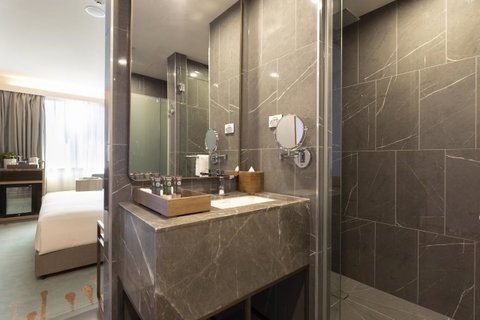 Novotel Melbourne Central - Tweed Heads Accommodation 23
