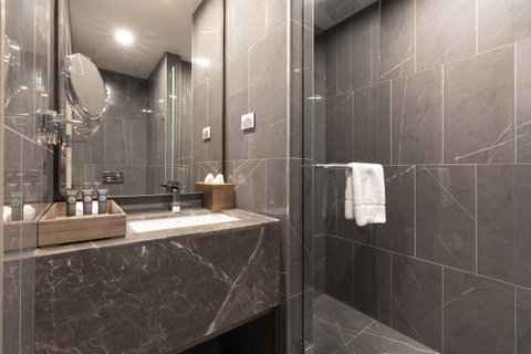 Novotel Melbourne Central - Tweed Heads Accommodation 6