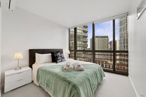 Best Views On Collins - Tweed Heads Accommodation 21