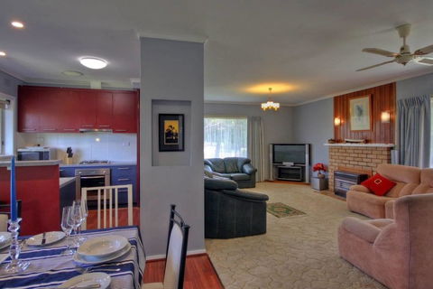 Jacaranda House - Tweed Heads Accommodation 2