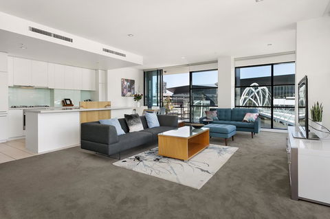 Waterfront Melbourne Apartments - Tweed Heads Accommodation 1