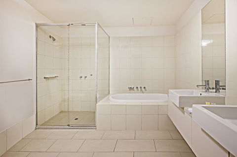 Waterfront Melbourne Apartments - Tweed Heads Accommodation 34