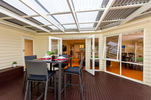 Lovely 5BR Full House In Glen Waverley, Walk To Train, Bus & Shops - Tweed Heads Accommodation 13