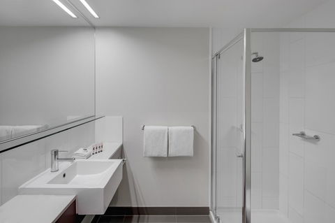 Travelodge Hotel Melbourne Docklands - Tweed Heads Accommodation 6