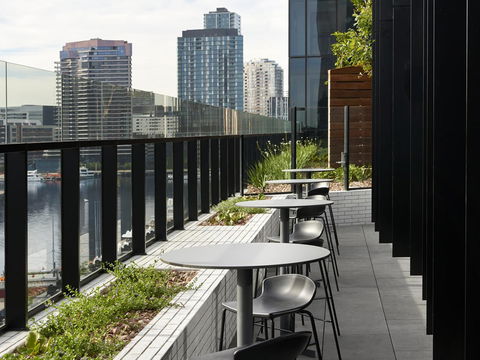 Vibe Hotel Melbourne Docklands - Tweed Heads Accommodation 21