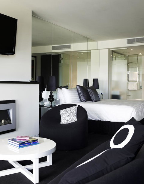 The Cullen Melbourne - Art Series - Tweed Heads Accommodation 26