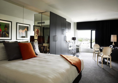 The Cullen Melbourne - Art Series - Tweed Heads Accommodation 3