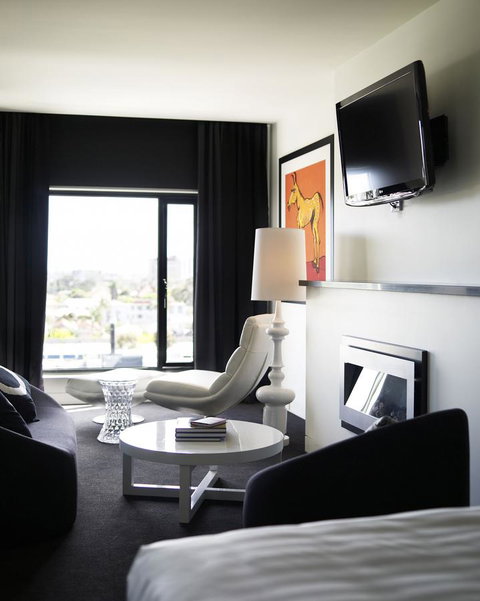 The Cullen Melbourne - Art Series - Tweed Heads Accommodation 13