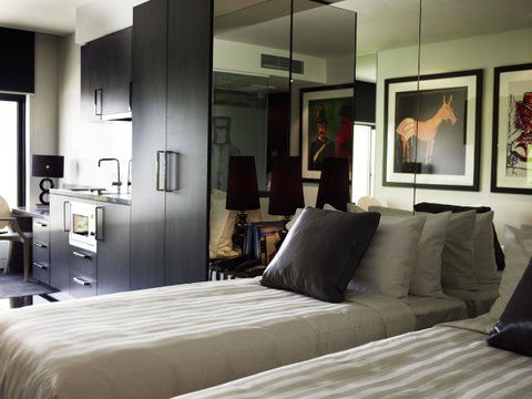The Cullen Melbourne - Art Series - Tweed Heads Accommodation 18