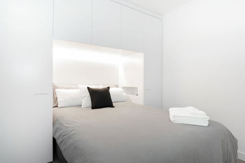 Modern Apartment In The Heart Of St Kilda - Tweed Heads Accommodation 12
