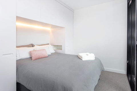 Modern Apartment In The Heart Of St Kilda - Tweed Heads Accommodation 11