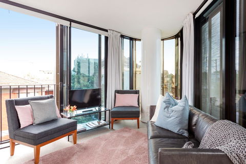 Modern Apartment In The Heart Of St Kilda - Tweed Heads Accommodation 3