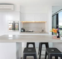 Modern Apartment in the heart of St Kilda - Tweed Heads Accommodation