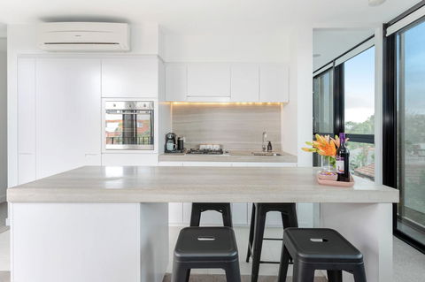 Modern Apartment In The Heart Of St Kilda - Tweed Heads Accommodation 0