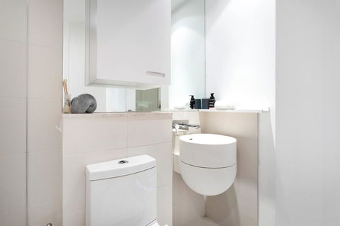 Modern Apartment In The Heart Of St Kilda - Tweed Heads Accommodation 14