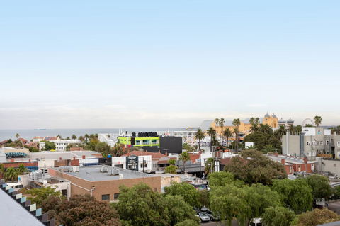 Modern Apartment In The Heart Of St Kilda - Tweed Heads Accommodation 22