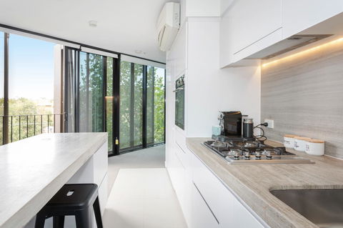 Modern Apartment In The Heart Of St Kilda - Tweed Heads Accommodation 6