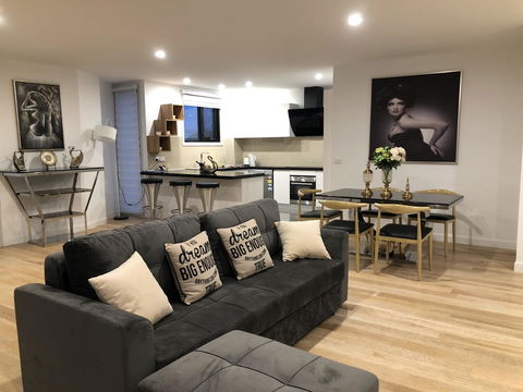 Apartments In Phillip Island Towers - Block C - Tweed Heads Accommodation 0