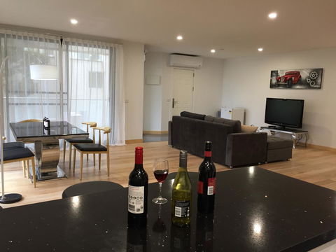 Apartments In Phillip Island Towers - Block C - Tweed Heads Accommodation 41