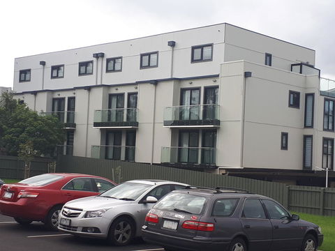 Apartments In Phillip Island Towers - Block C - Tweed Heads Accommodation 16
