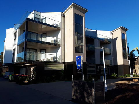 Apartments In Phillip Island Towers - Block C - Tweed Heads Accommodation 29